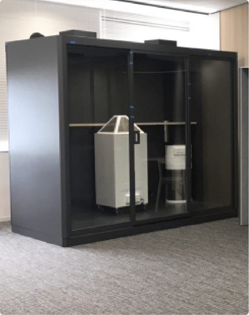 白い円柱型の脱臭装置Qポットの製品画像