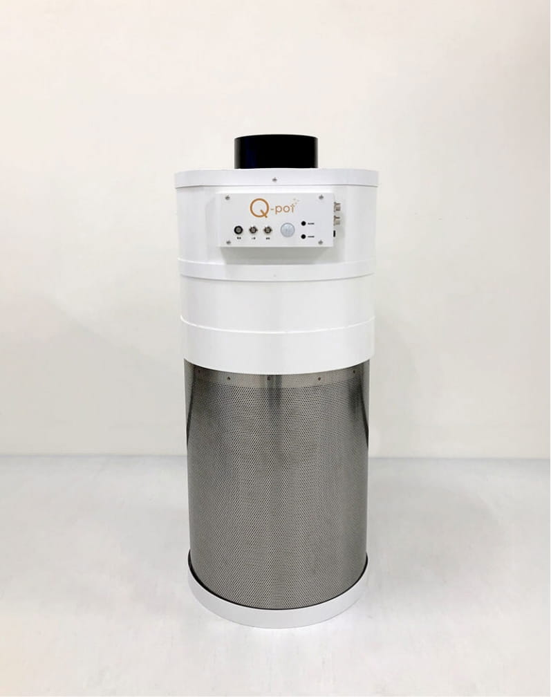 白い円柱型の脱臭装置Qポットの製品画像